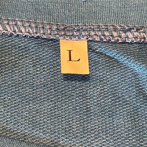 Women’s Blue Yellowstone Long Sleeve Round Neck Lightweight Sweater Size L NWOT - Picture 7 of 8